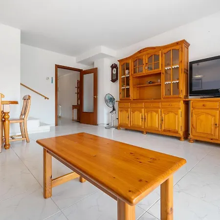 Hauzify I Casa Arboc *