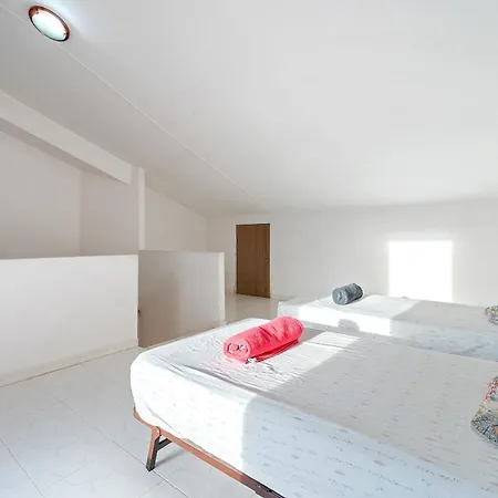 Hauzify I Casa Arboç Casa de Férias *