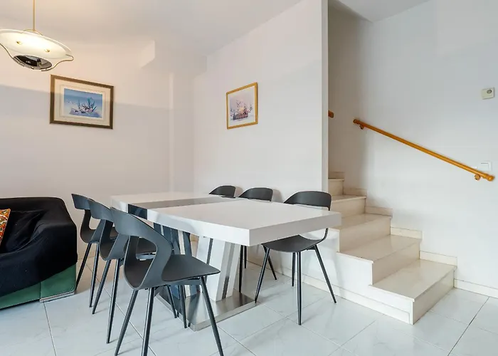 Hauzify I Casa Arboç Casa de Férias *