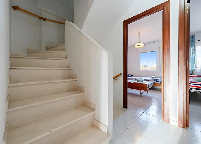 Hauzify I Casa Arboç Casa de Férias