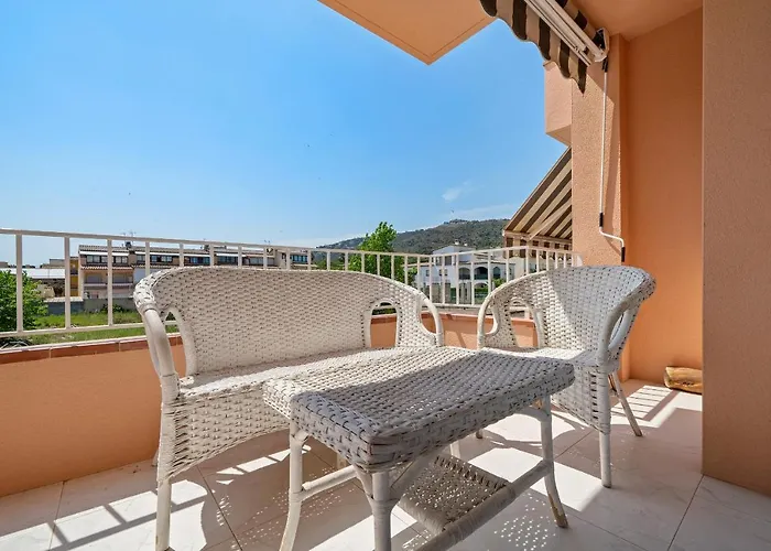 Hauzify I Casa Arboc Tatil Evi *